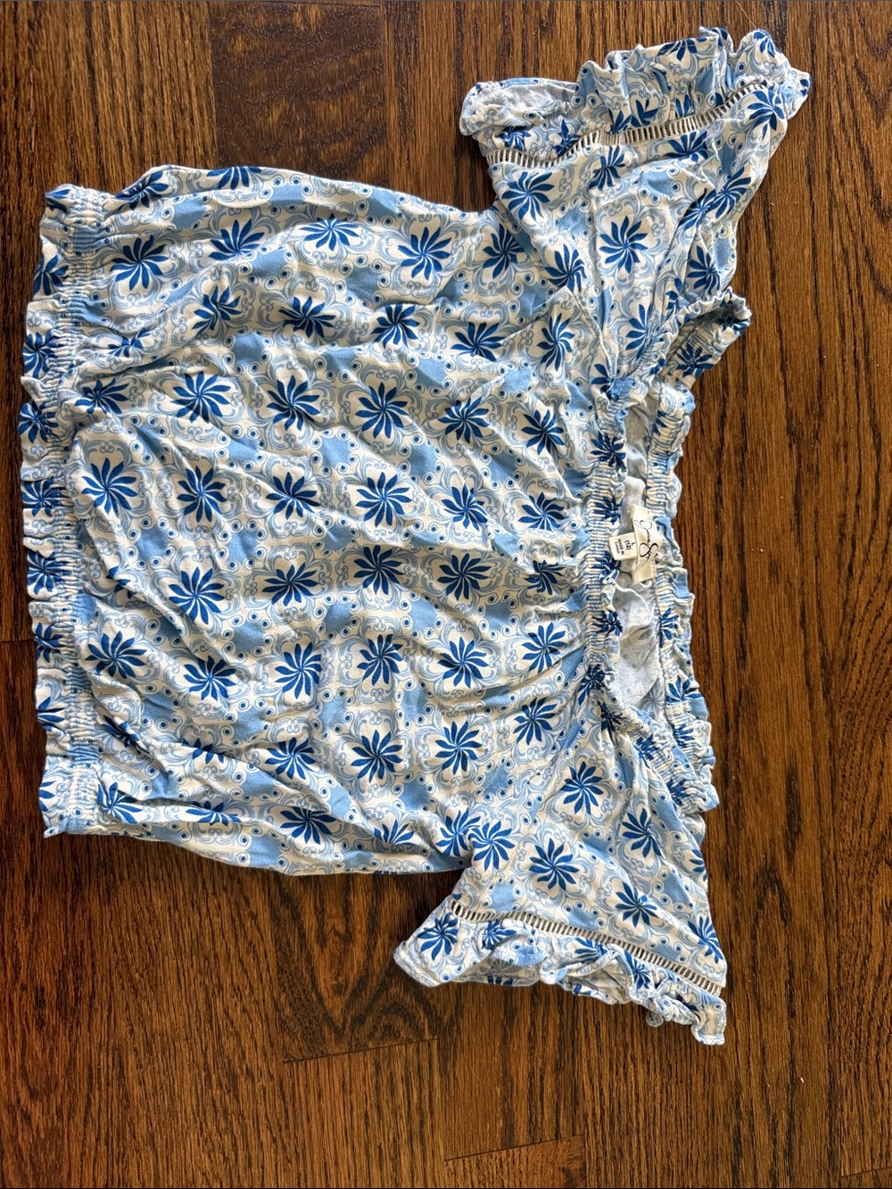 Girls size 12 Jessica Simpson Top (somewhat cropped)
